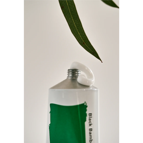 Haruharu Wonder Black Bamboo Nourishing Calming Hand & Nail Cream rankų kremas, 50 ml