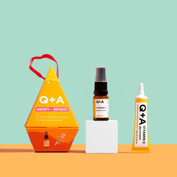 Q+A Merry + Bright Gift Set Veido priežiūros priemonių rinkinys su vitaminu C, 1vnt Q+A Merry + Bright Gift Set Veido priežiūros priemonių rinkinys su vitaminu C, 1vnt