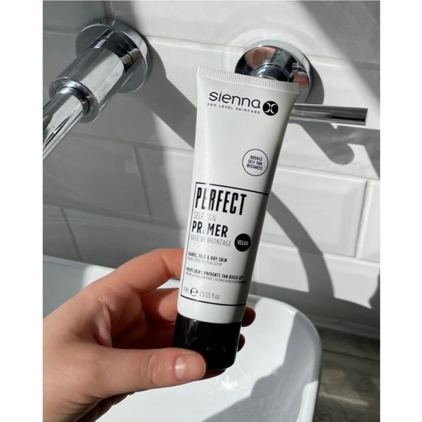 SIENNA X savaiminio įdegio bazė PERFECT SELF TAN, 75ml SIENNA X savaiminio įdegio bazė PERFECT SELF TAN, 75ml