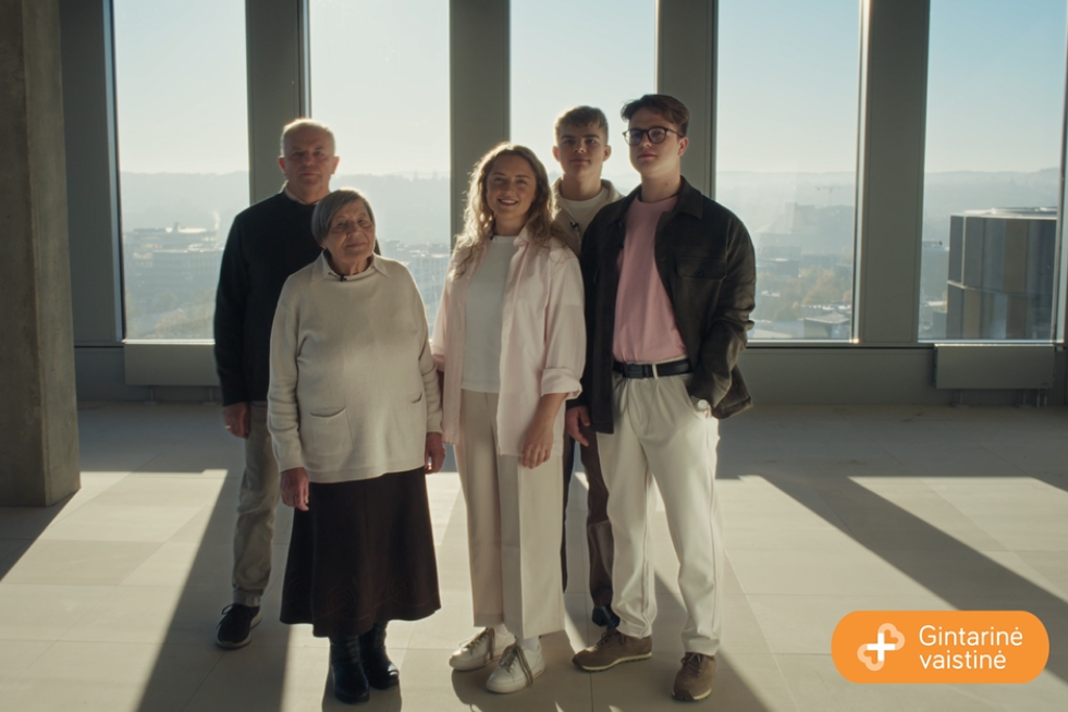 Kai už žodžių „viskas gerai“ slepiasi nerimas: „Gintarinės vaistinės“ iniciatyva „Tylus rūpestis“ kviečia sustoti ir išgirsti