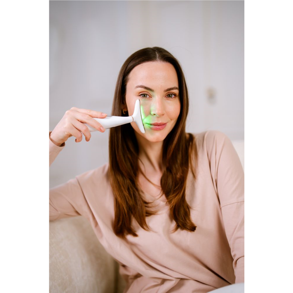 Beautifly LED šviesos terapijos veido ir kaklo masažuoklis LumaLift PRO, 1 vnt. Beautifly LED šviesos terapijos veido ir kaklo masažuoklis LumaLift PRO, 1 vnt.