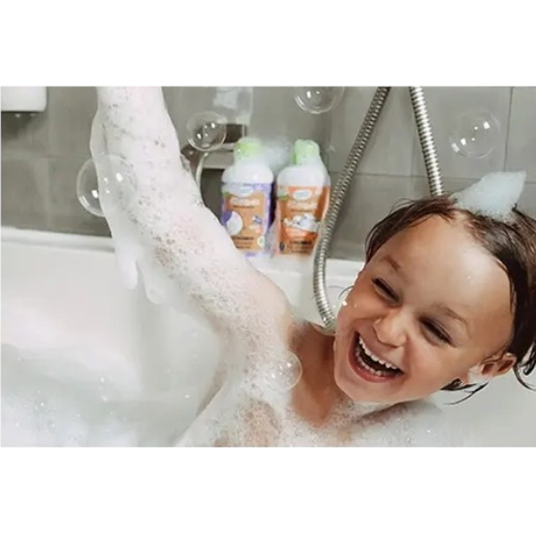 DRESDNER ESSENZ burbulinė vonia vaikams „Švelnu & Miela“ (abrikosų kvapo) 300 ml